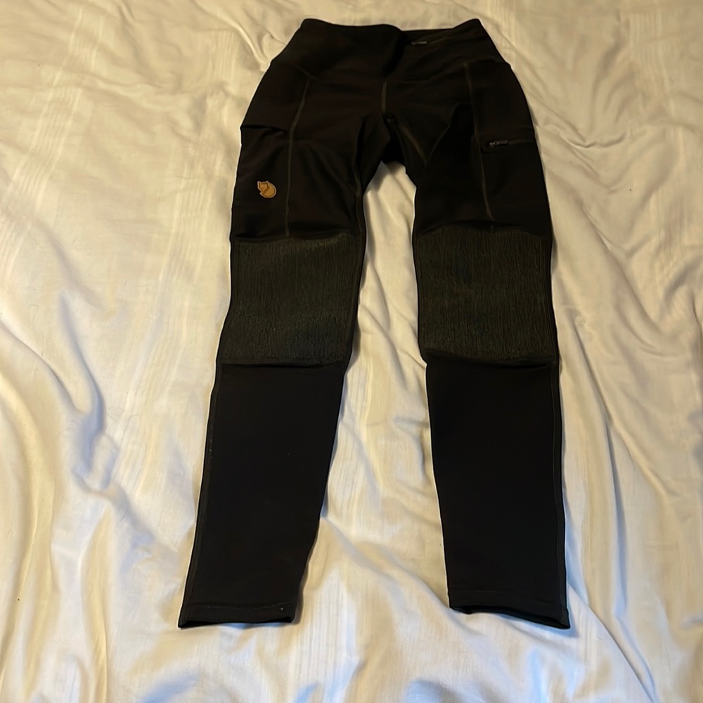 Black and grey fjall raven leggings xs